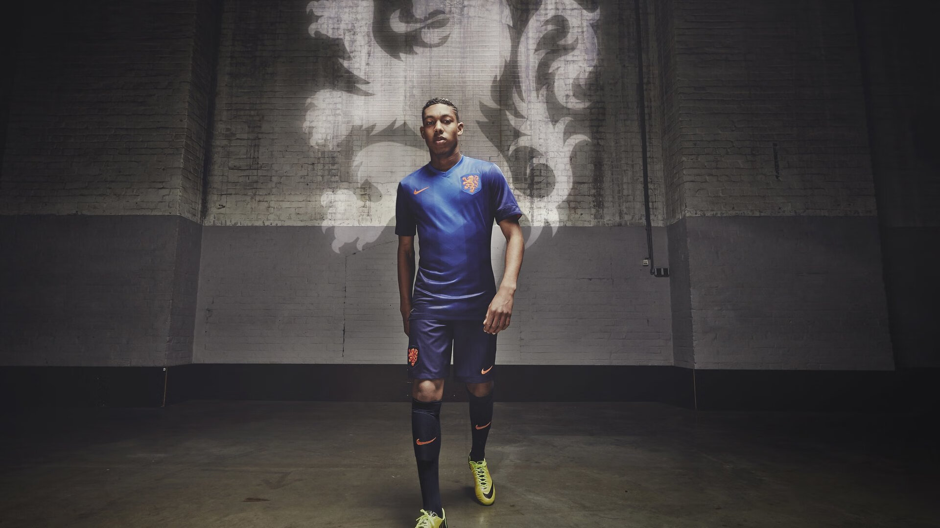 爱游戏中国-法甲夜战高潮不断，精彩射门和精彩扑救成为焦点，法甲全场